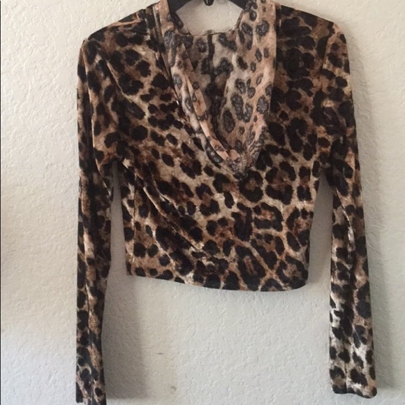 crop top zip up hoodie (CUTE) 🌸 - Picture 4 of 4